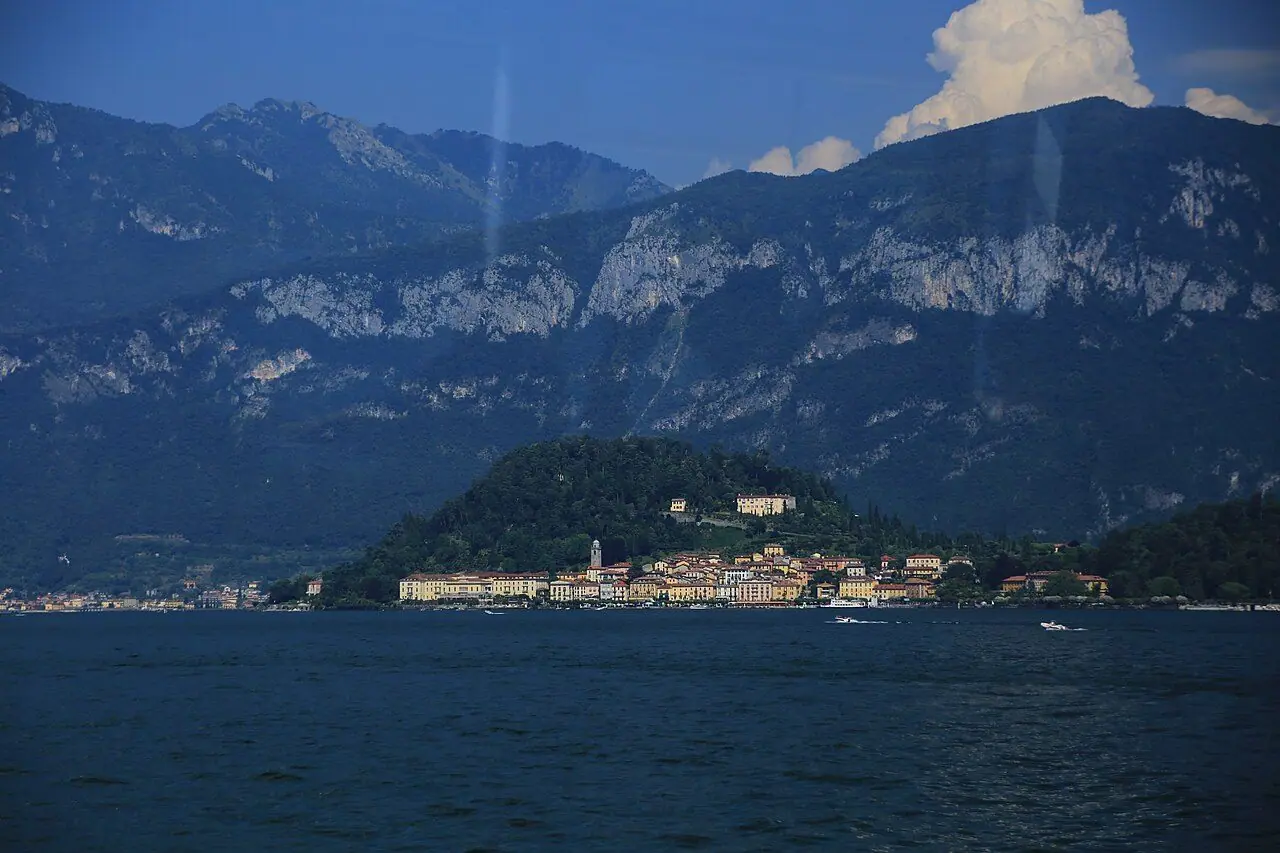 Private jet charter in Italy